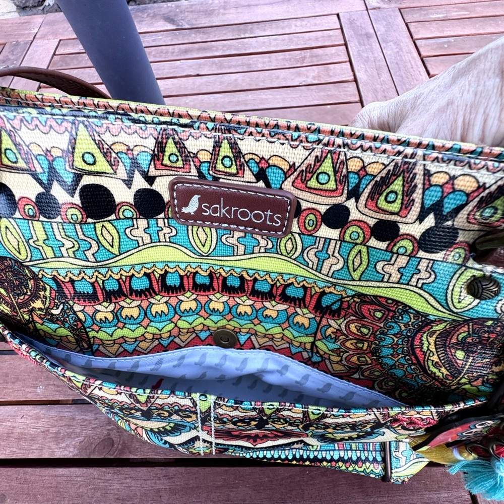 SAKROOTS Multi Colored Shoulder Tote Bag - Picture 9 of 9
